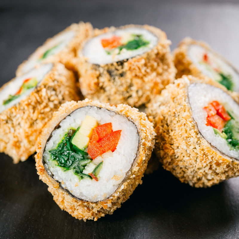 Premiumowa mąka tempura z pszenicy o lekkiej i puszystej konsystencji, która dłużej pozostaje chrupiąca i posiada certyfikat FDA